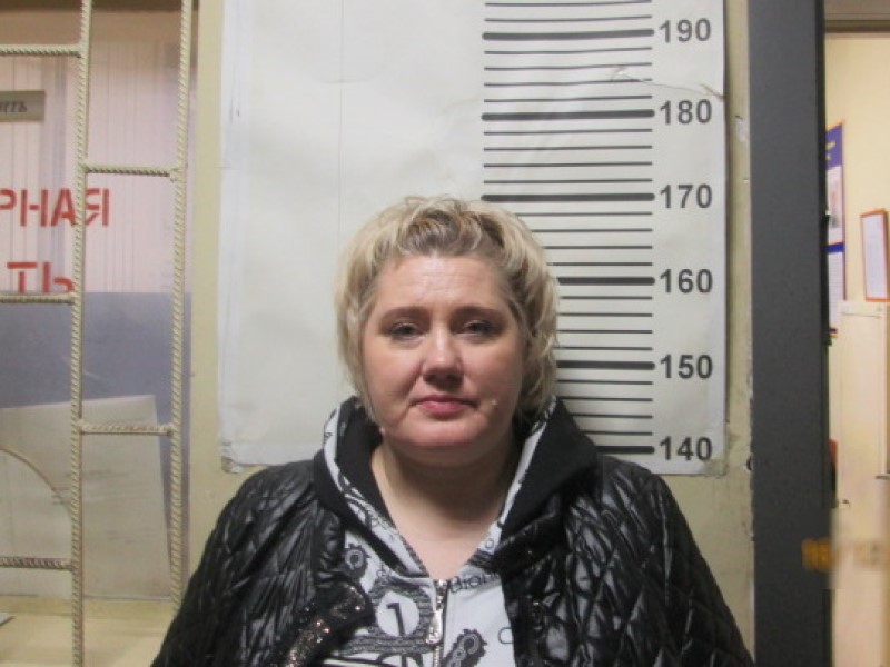 Вглядитесь в это лицо: полиция ищет пострадавших от мошенницы-многостаночницы волгоградцев