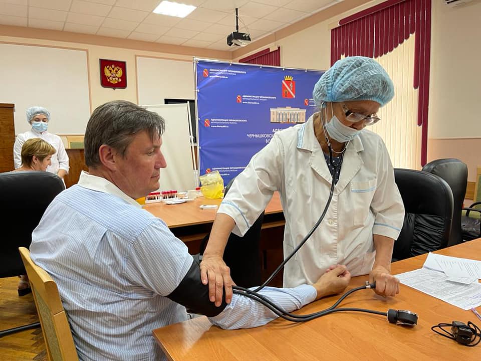 Скандального волгоградского депутата Осипова завтра лишат зарплаты, служебной машины и красивой должности