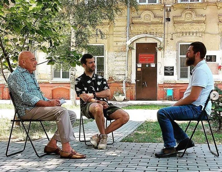 Владимир Познер и Иван Ургант посетили парк в центре Волгограда 