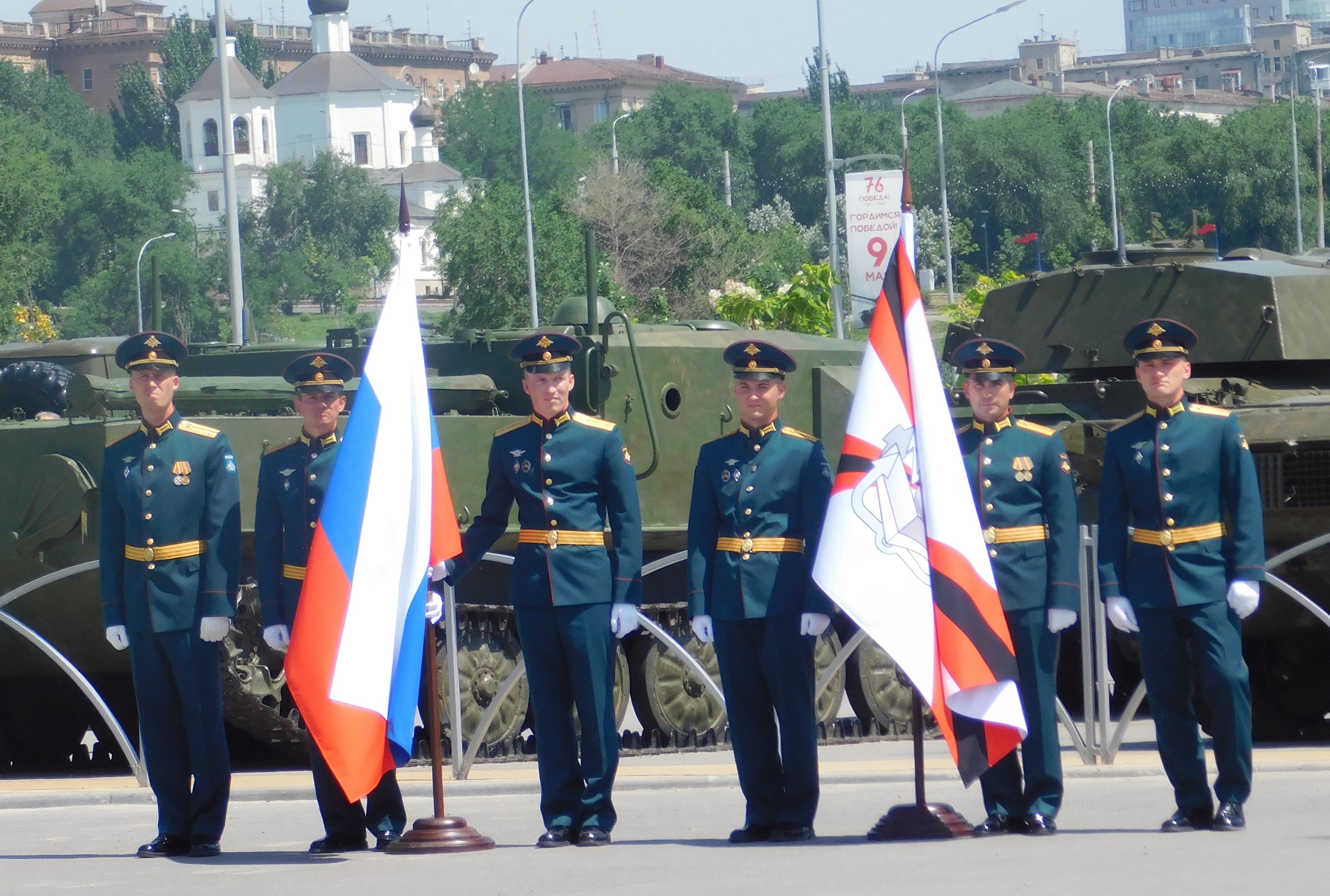 Участники перехода Инженерных войск ВС РФ «5000 километров по водным путям России» побывали в Волгограде