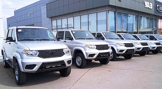 Волгоградская область передала военным семь автомобилей «УАЗ Пикап»