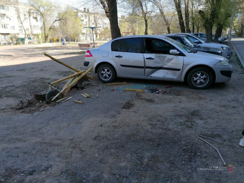 Волгоградец угнал машину у собутыльника, устроил два ДТП и сбежал