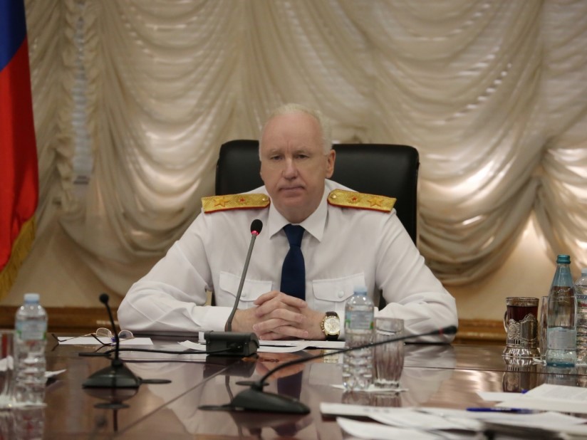 Генерал Бастрыкин велел менять «работающих со СМИ девочек на мальчиков»