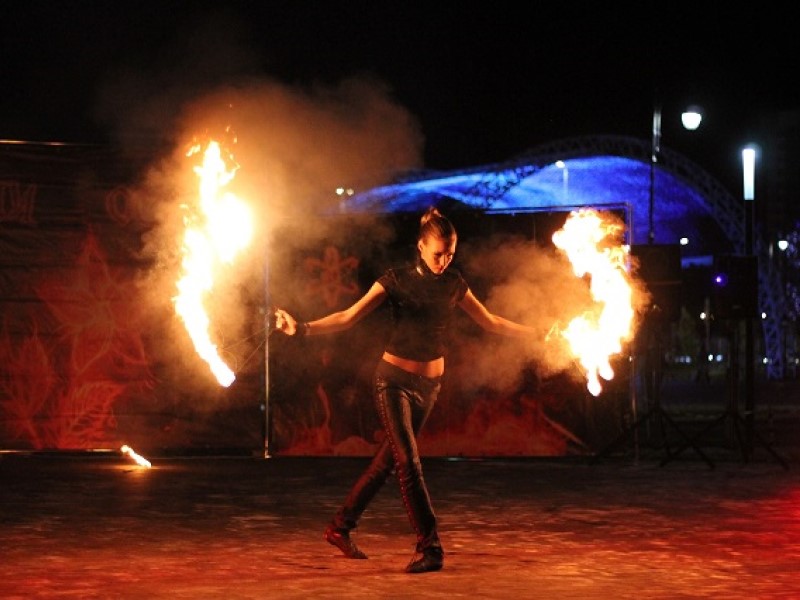 Самый жаркий вечер октября: фаер-шоу «Огни осени» пройдет в Волгограде