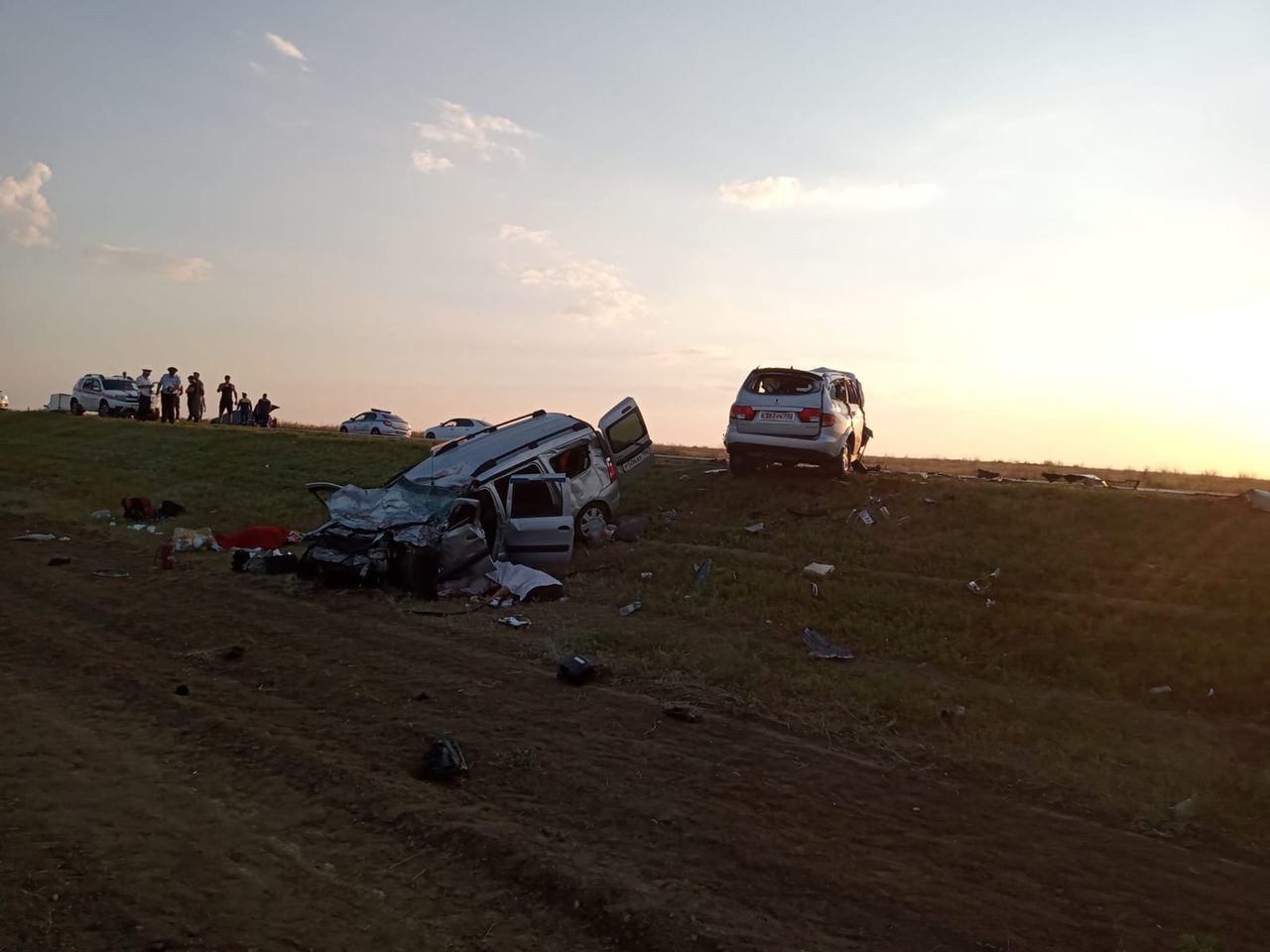 Жесткое ДТП с двумя автомобилями и автобусом в Волгоградской области: 3 погибших и 6 пострадавших