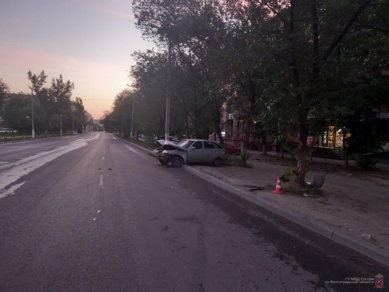 17-летняя девушка пострадала во время ночных «покатушек» по Волгограду 