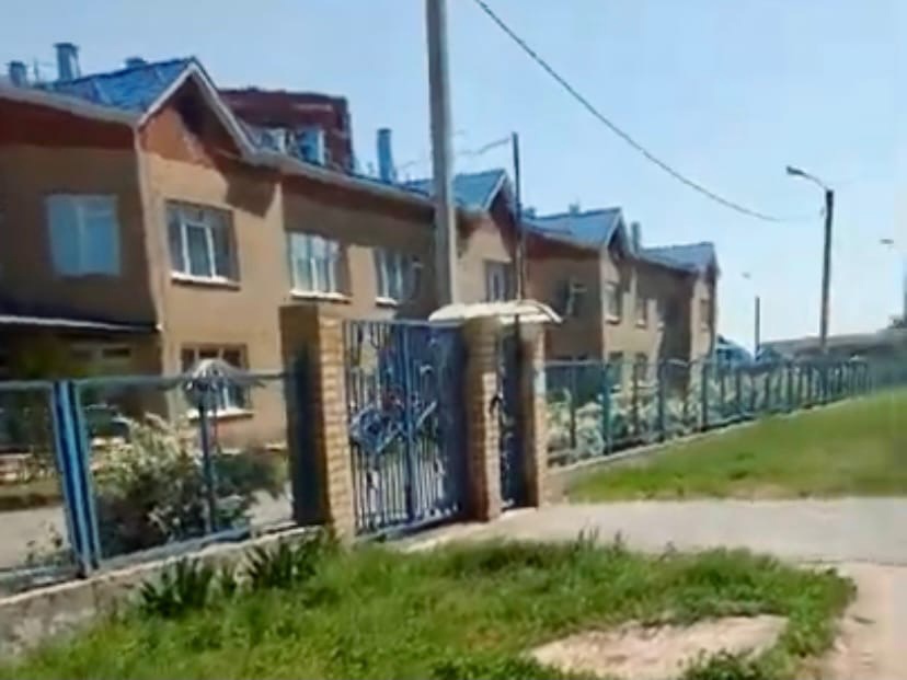 Мужчина в разгар дня проник в садик в Волжском и оставил послание