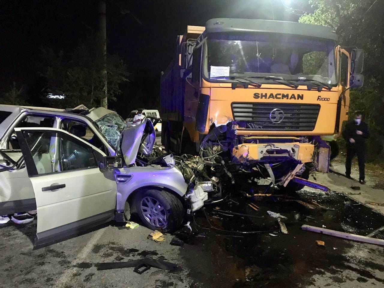 Трое погибли, грудничок в больнице: Land Rover с московскими номерами разбился в Волгограде