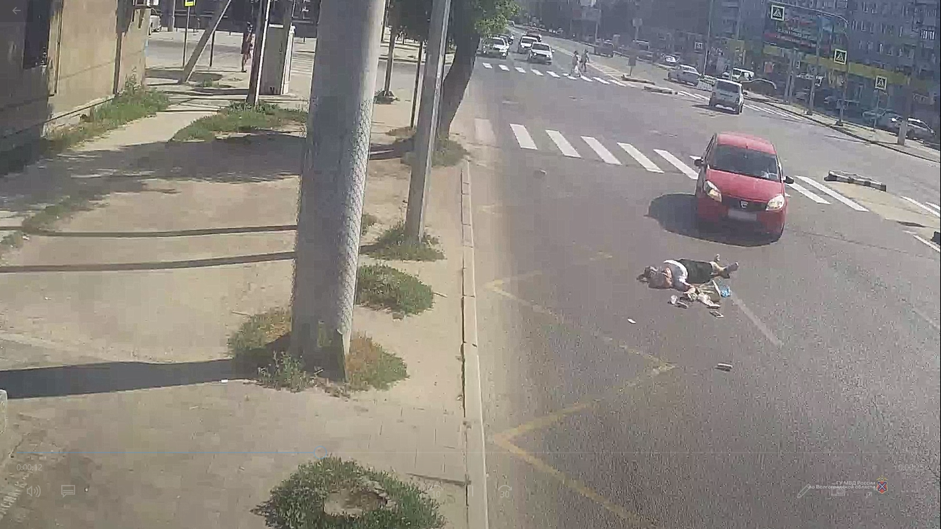 В центре Волгограда автолюбительница сбила на пешеходном переходе пенсионерку