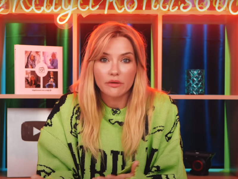 Известный ютубер раскритиковала волгоградскую блогершу Ольгу Нечаеву