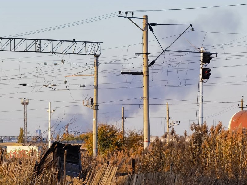 Столб черного дыма поднялся над «Сосновым бором» в Волгограде