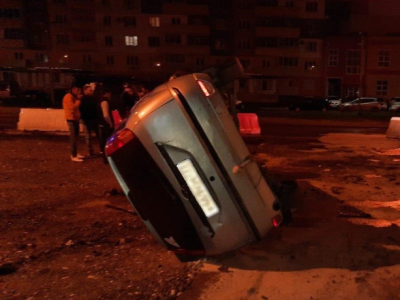 Пьяный водитель без прав перевернул Focus в Волжском 