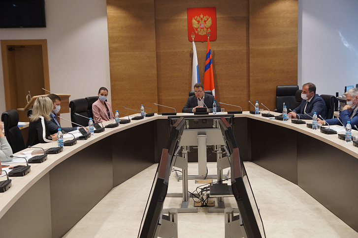 200.000 рублей за одно заседание фактически получает депутат Волгоградской областной думы