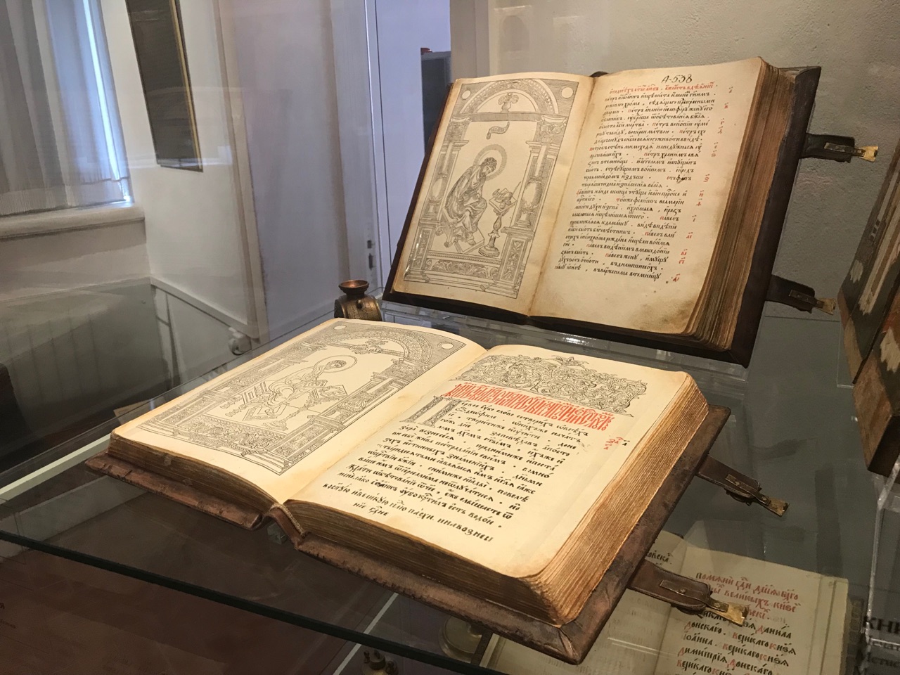 Книгу-ровесницу Волгограда оцифровали для читателей областной библиотеки