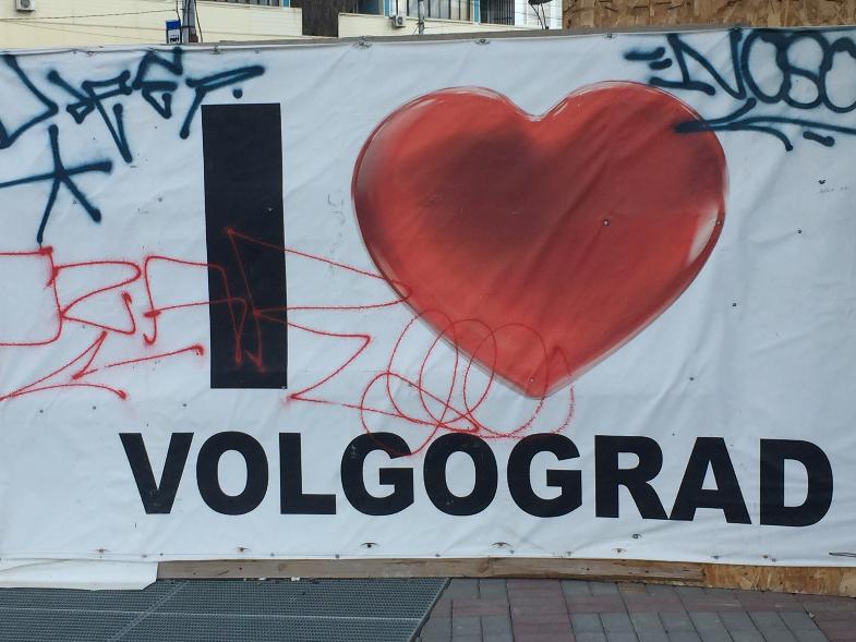 Бритоголовые спортивного вида мужчины «отжимают» поля у фермеров под Волгоградом