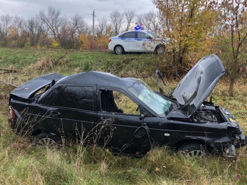 На трассе в Волгоградской области погиб водитель опрокинувшейся машины 