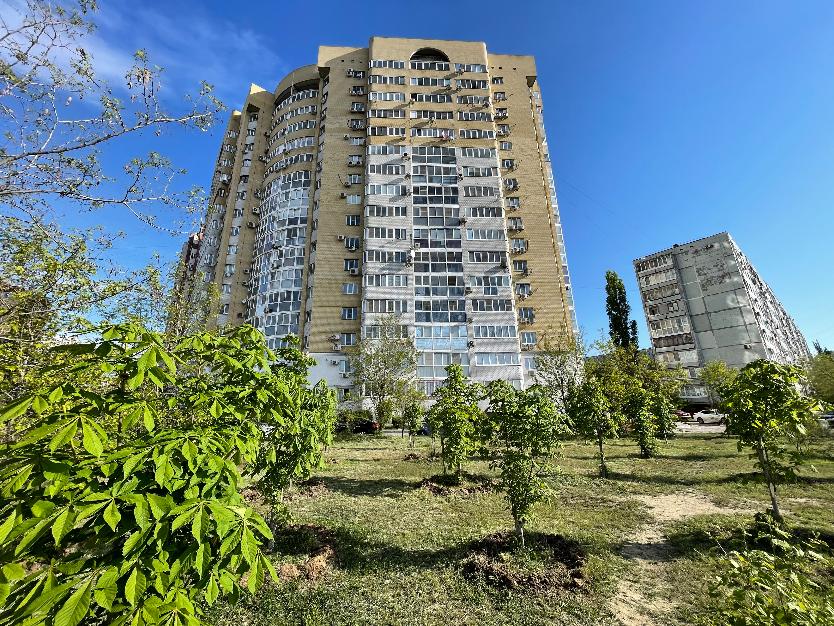 Многоэтажка в Волгограде «сползает» в Волгу