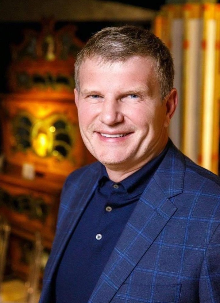 Олег Савченко передал музею ИЗО фотоальбом Ильи Машкова и его переписку с Кончаловским 