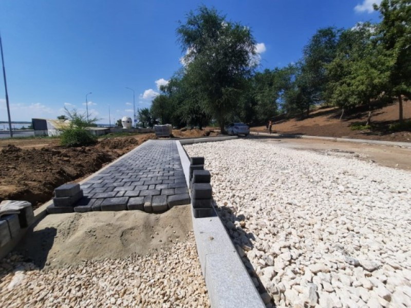 Центральную набережную Волгограда опять перекопали, обещая сделать лучше