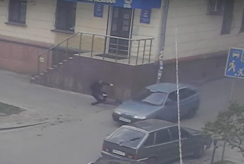 Появилось видео, как произошло ДТП с девушкой на электросамокате в центре Волгограда