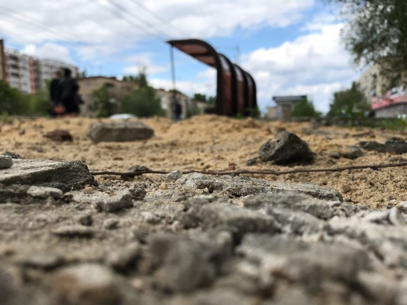 Спустя полгода на месте снесенных павильонов в Волгограде появилась остановка-«баклажка»