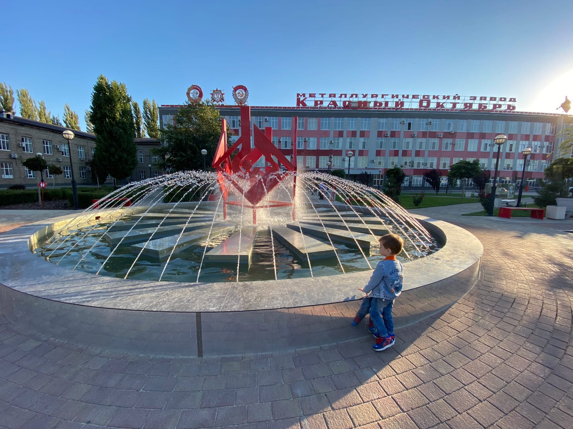 Волгоградские мамы назвали сквер у завода «Красный Октябрь» лучшим местом для отдыха с детьми