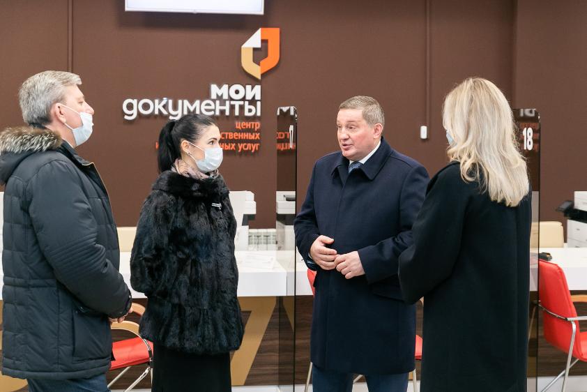 Волгоградский губернатор рассказал, почему второй раз ревакцинировался от коронавируса