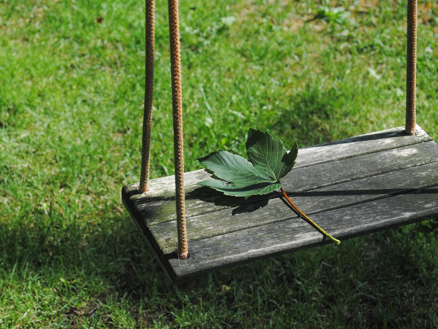 Неизвестные ночью устроили пожар на детской площадке в Волгограде