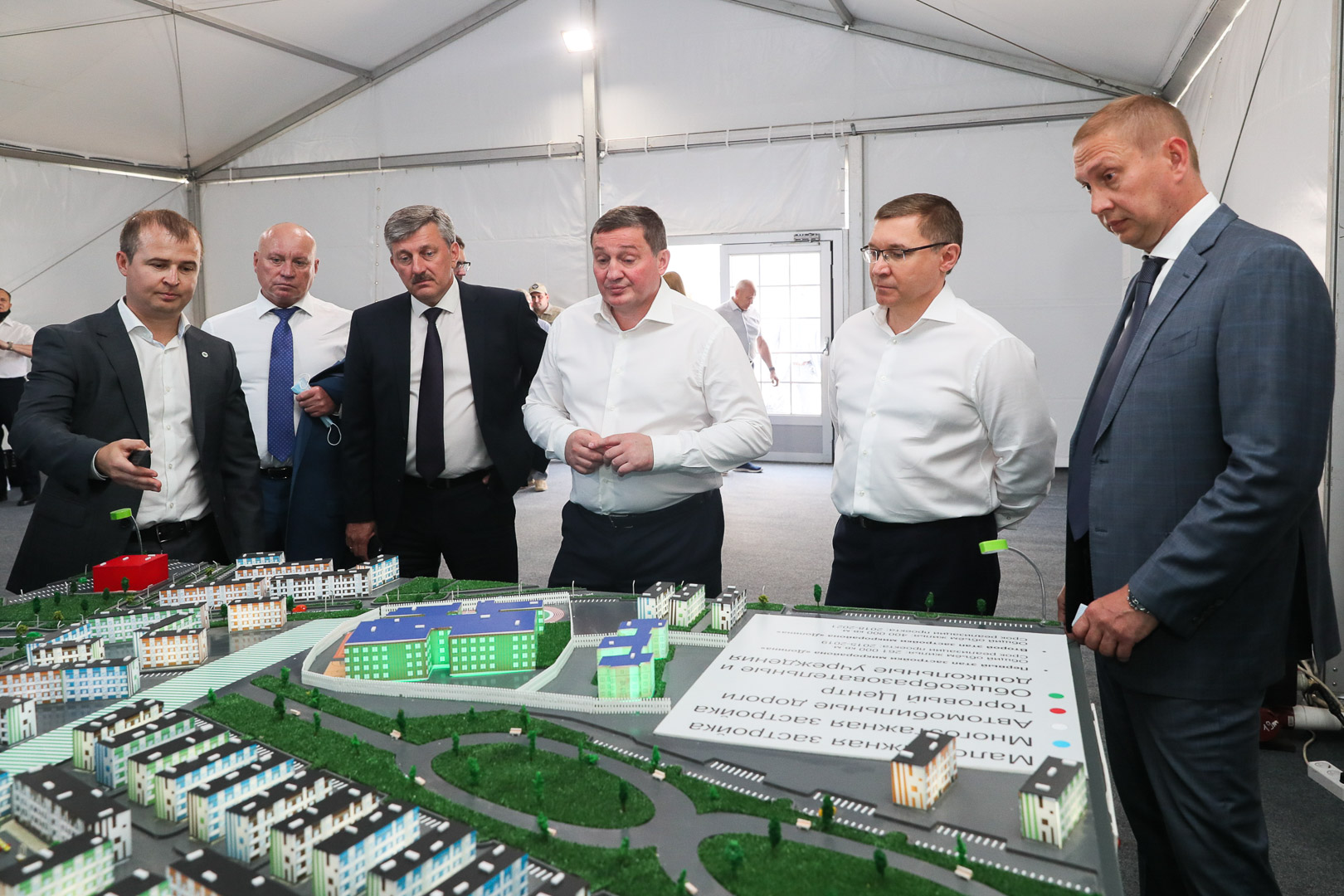 500 квартир и частных домов расселят в Волгоградской области до конца года