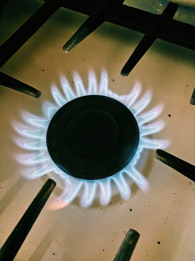 В Волгограде из-за проблем с проводкой загорелась кондитерская фабрика