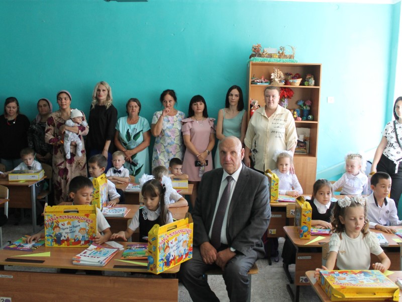 Волгоградские политики пошли в школы