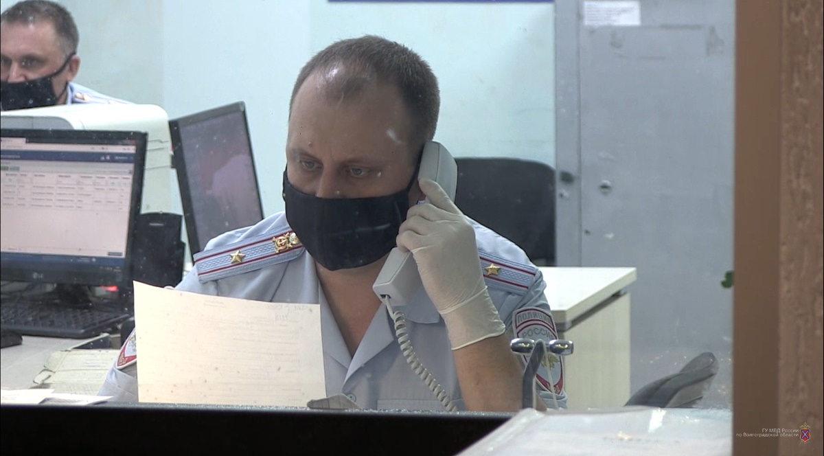 В Волгограде молодежь после празднования дня рождения напала на прохожих с ножом 