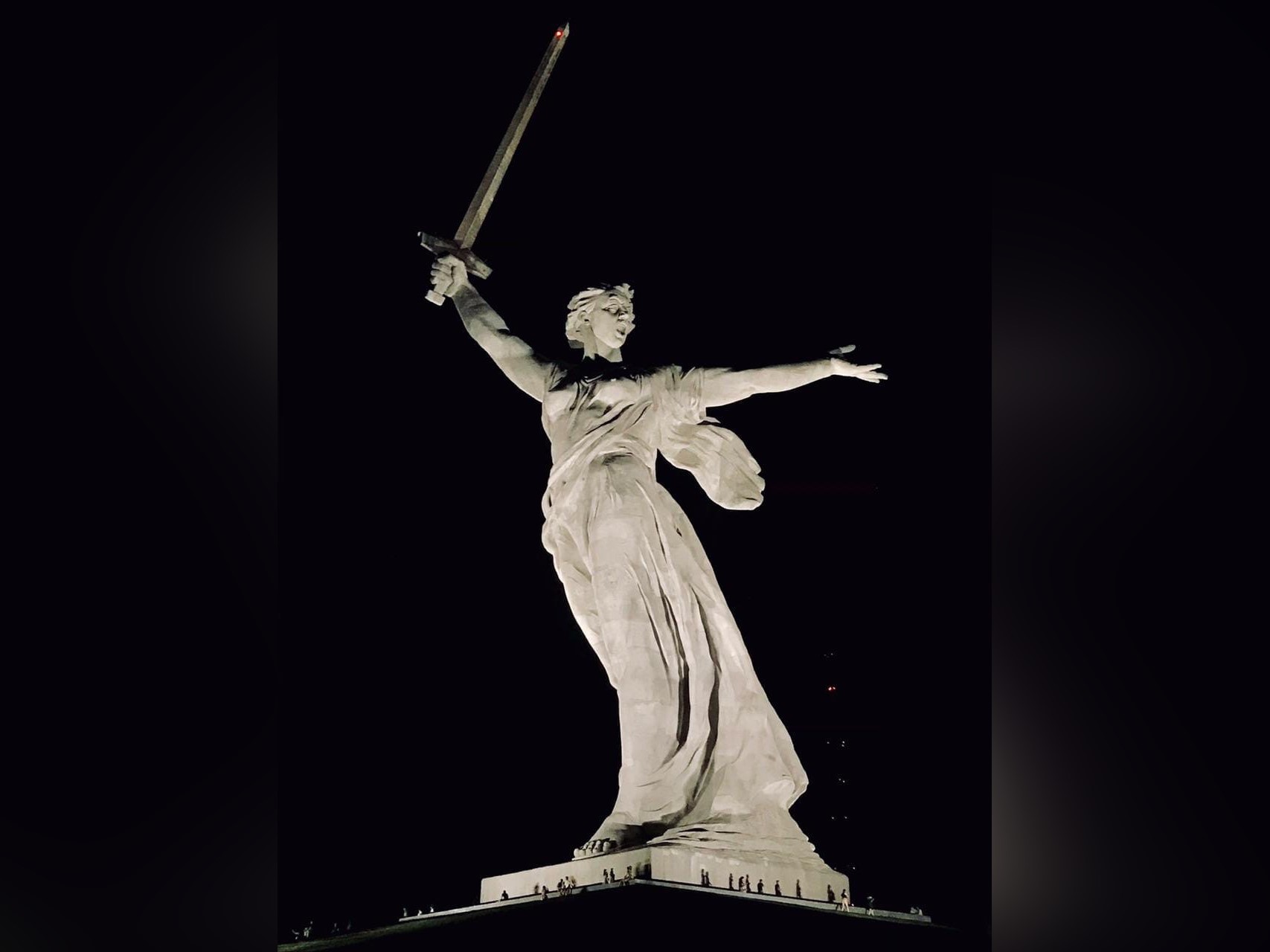 Треть миллиарда рублей финансирования и ни одного историка в руководстве: кто управляет музеем – заповедником «Сталинградская битва»