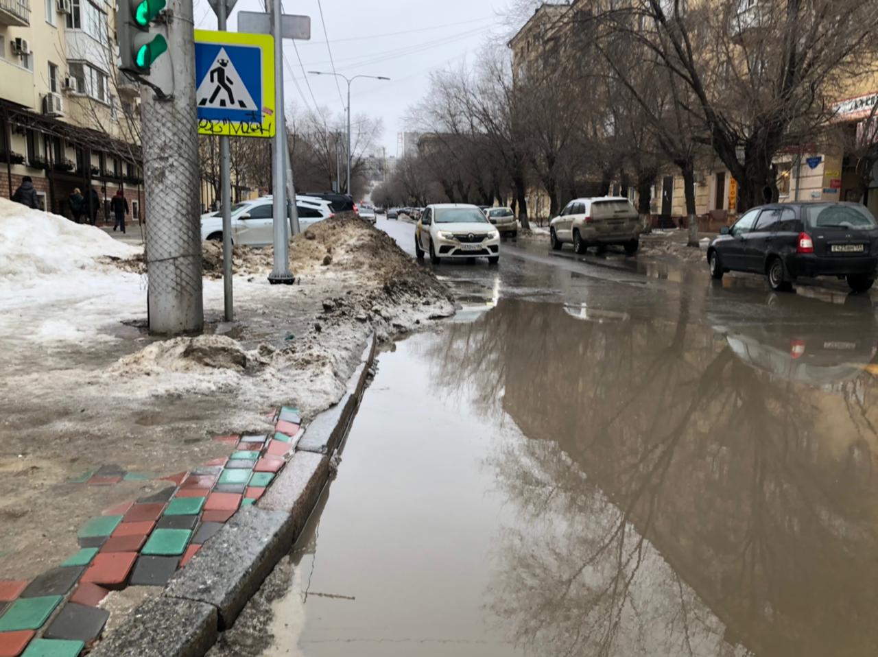 Остров свободы Волгоград. Железнодорожный пешеходный переход Волгоград.