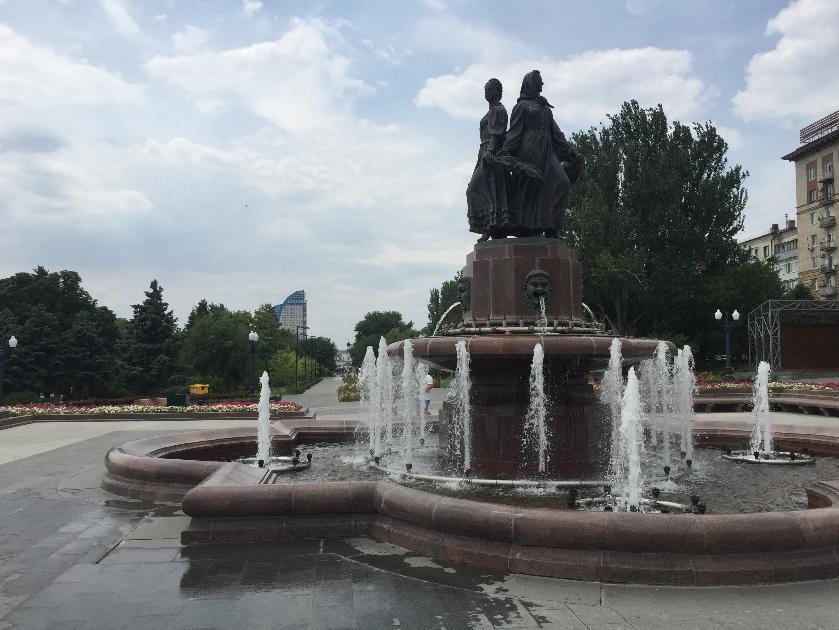 Строительная фирма друга экс-мэра Волгограда исчезла, прихватив больше миллиарда рублей дольщиков