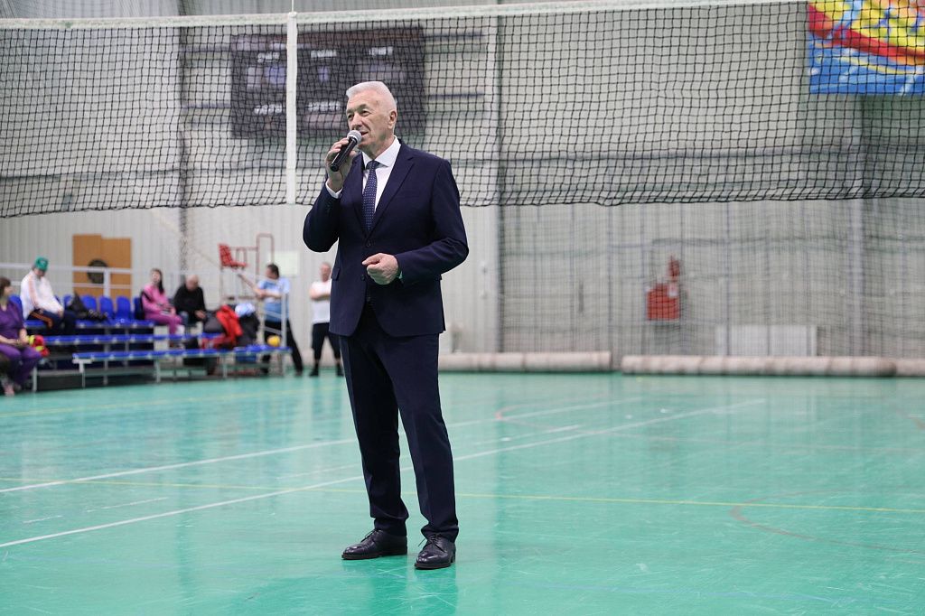 Мудрый политик Волгограда поздравил земляков с 1 мая