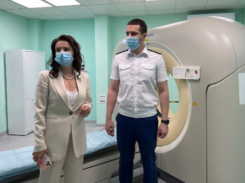 Прокурор Дзержинского района превратил две больницы в Волгограде в свои приемные