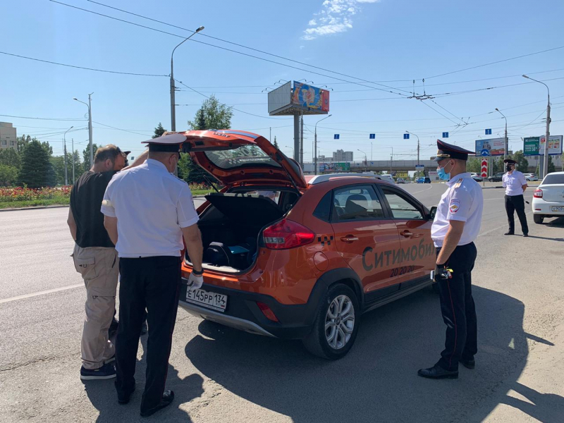 Полиция объявила охоту на волгоградских таксистов-нарушителей