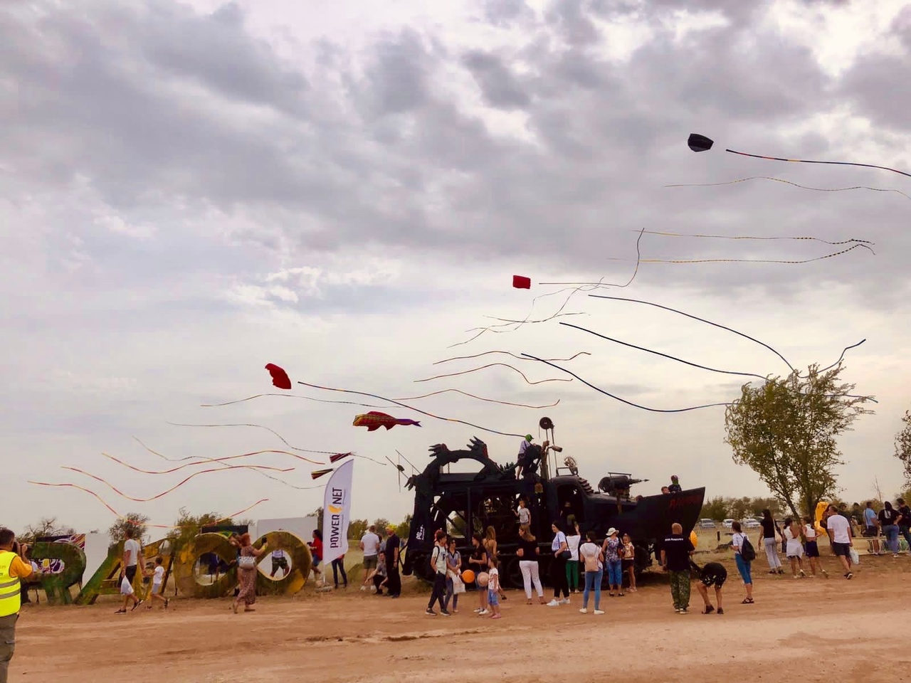 Фестиваль Ultra100 в Волжском не омрачили пасмурное небо и сильный ветер