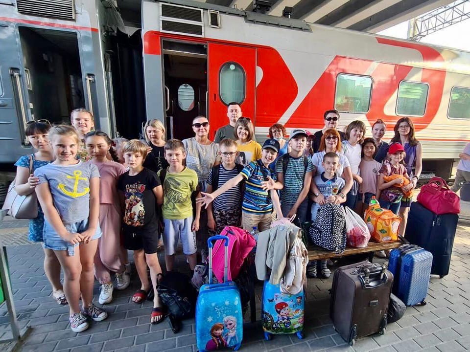 Ирина Гусева исполнила мечту о поездке в Москву четвероклашек школы в Волжском, где учится мальчик на коляске