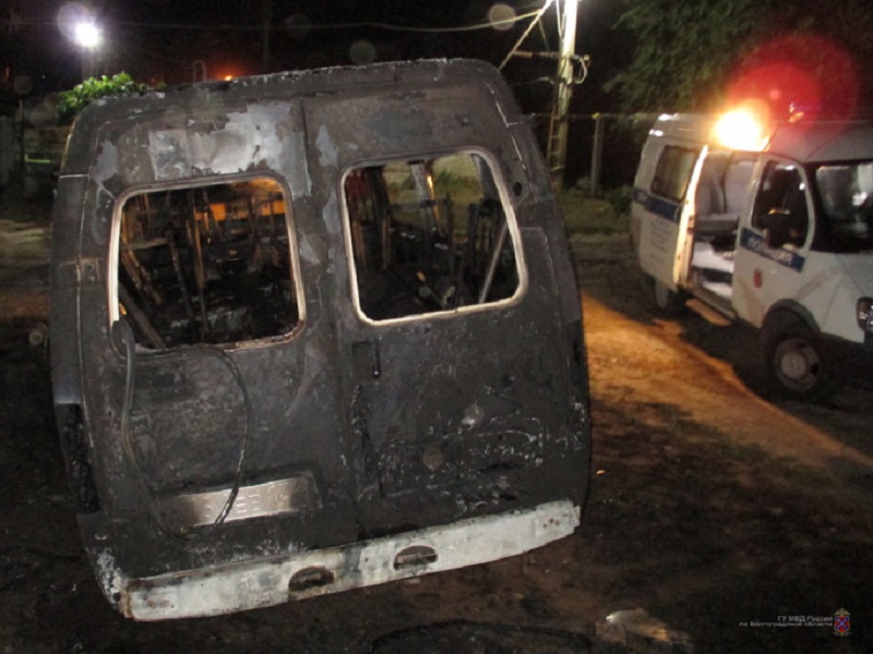 Рожденный при Сталине пенсионер, сжег маршрутки соседа в Камышине 