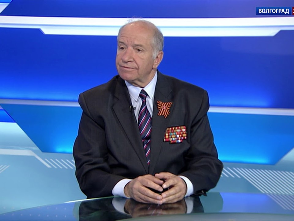 Глава горсовета ветеранов позвал назвавшего Родину-мать «уродской хренью» Артемия Лебедева в гости