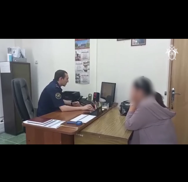 Прижигала утюгом и топила в унитазе: подробности зверского отношения мачехи к 8-летней жительнице Волгоградской области