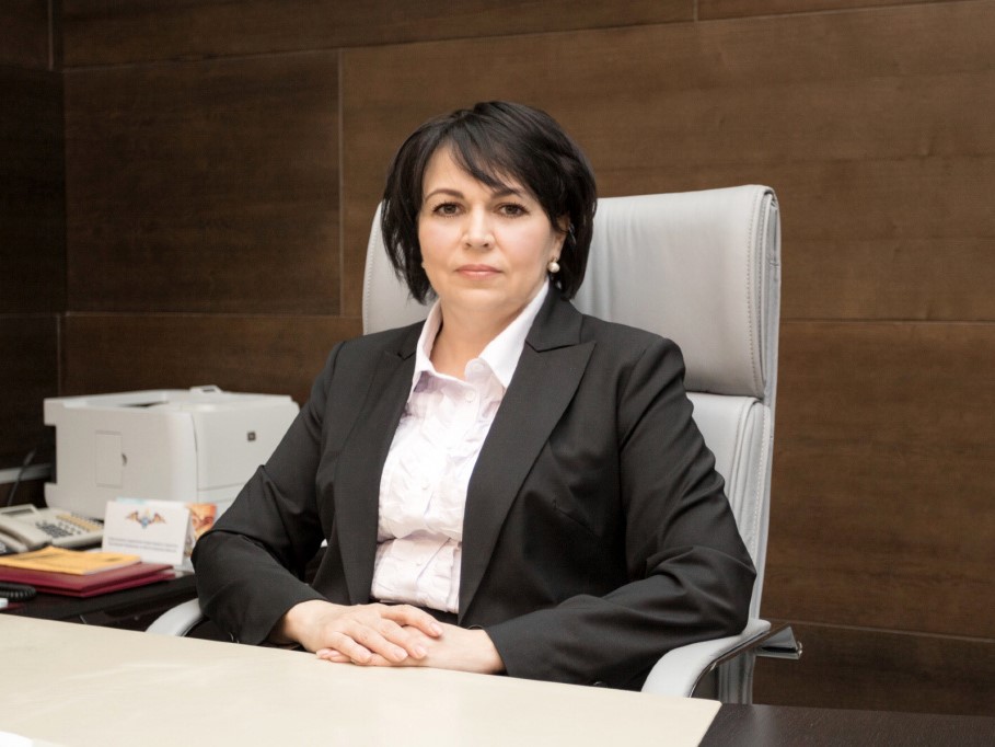 Ректор ВолГУ Алла Калинина получает в пять с половиной раз больше остальных сотрудников вуза