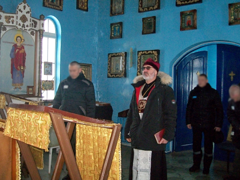 Волгоградские зеки перед Рождеством потренировались, сходили к психологу и помолились: справились не все