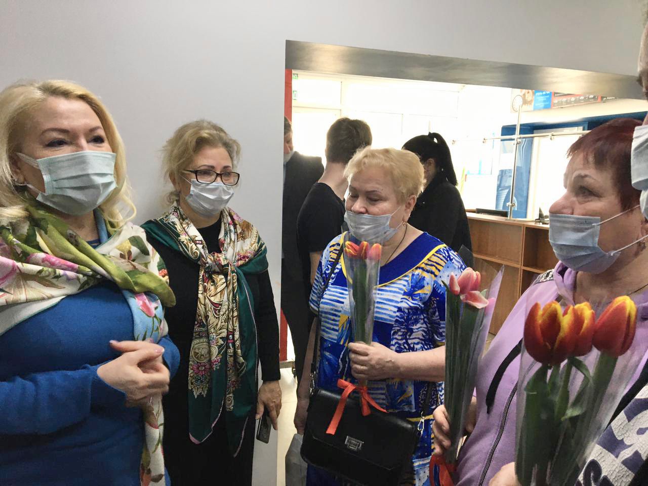 Волгоградцы поздравили беженок Донбасса с 8 марта