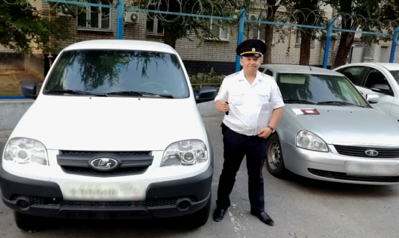 Волгоградского участкового жительница поблагодарила за возвращение украденного телефона