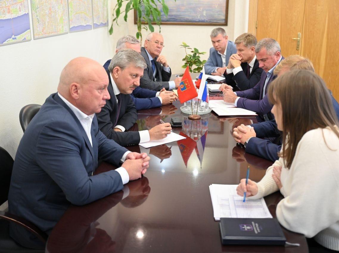 Новый и старый мэр Волгограда провели планерку