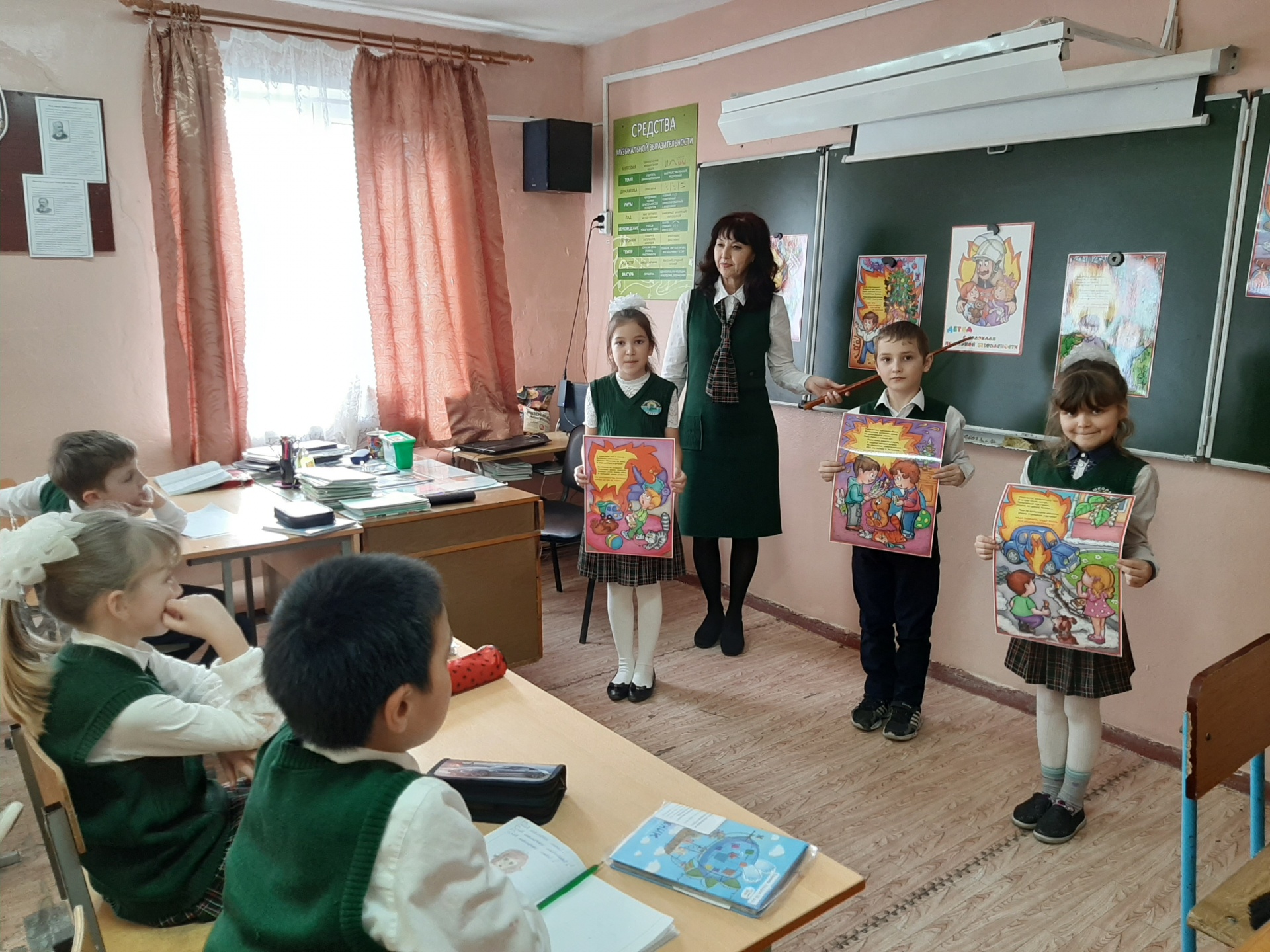 Более 17 тысяч школьных учителей насчитали в Волгоградской области