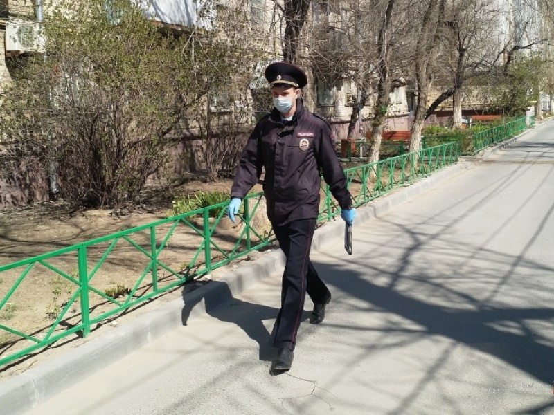 Ремонтируют обувь и пьют пиво: что волгоградцы предпочитают самоизоляции